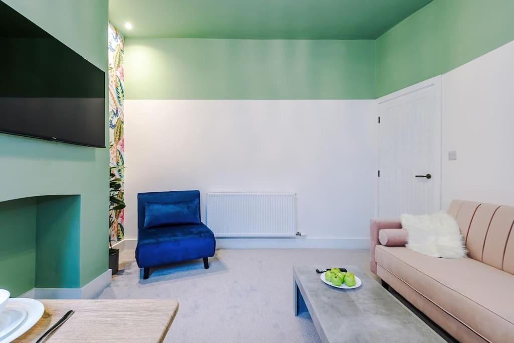 5 Bed Salford Sanctuary Retreat Vila Manchester Exterior foto